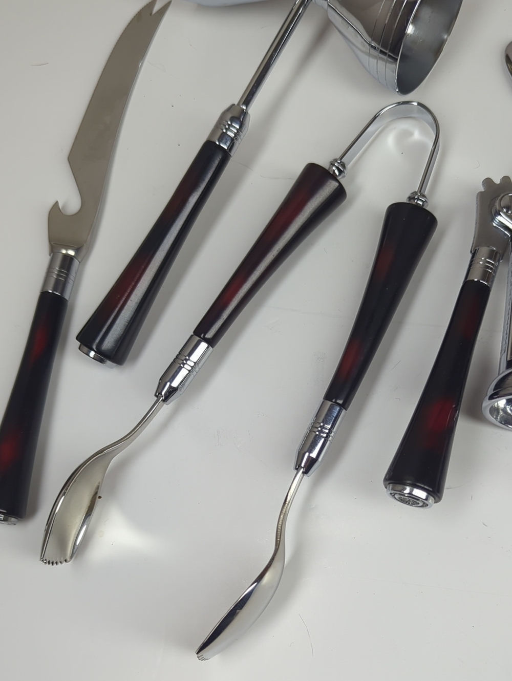 Vintage 60s Glo-hill Bar Tool Set Cherry Bakelite 4 Set - Picture 3 of 8